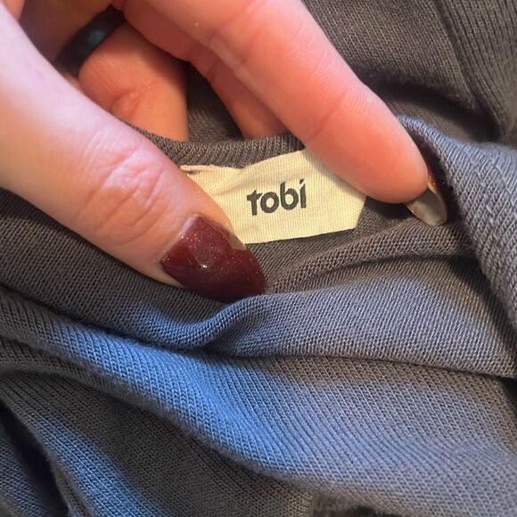 Tobi Women's Gray Drop Shoulder Long Sleeve Open Back Top - Picture 5 of 5